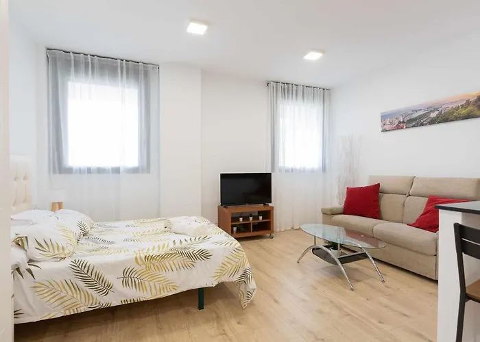 Cosmopolitan Loft & Malaga Beach